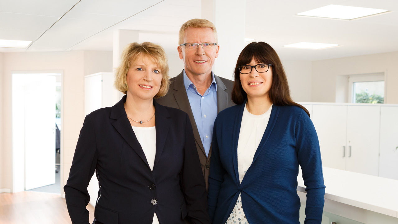 Elke Belzer, Theo Reiß und Nadine Hellmann | Foto: Harald Schnauder / business-portrait.com